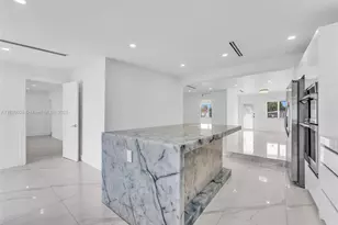 875 E 8th St, Hialeah, FL 33010 - Photo 12