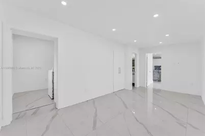 875 E 8th St, Hialeah, FL 33010 - Photo 26