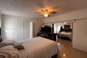 909 SW 131st Way, Davie, FL 33325 - Photo 8