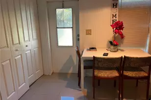 909 SW 131st Way, Davie, FL 33325 - Photo 18