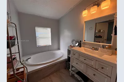 909 SW 131 Way, Davie, FL 33325 - Photo 4