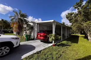 909 SW 131st Way, Davie, FL 33325 - Photo 34