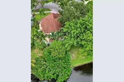 8330 SW 12th St, Pembroke Pines, FL 33025 - Photo 26