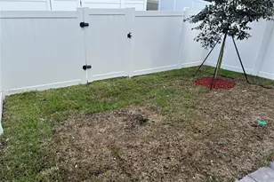 652 NW 6th St, Florida City, FL 33034 - Photo 6