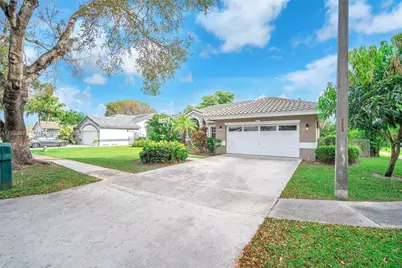 9690 NW 39th St, Cooper City, FL 33024 - Photo 2