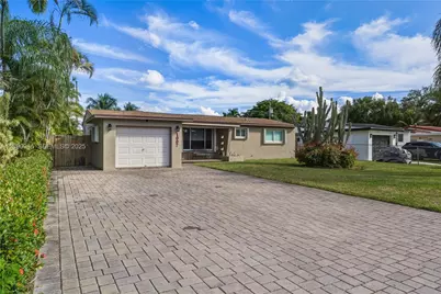 1007 N Golf Dr, Hollywood, FL 33021 - Photo 2