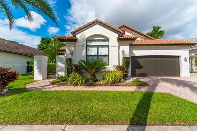 1441 E Lacosta Dr E, Pembroke Pines, FL 33027 - Photo 2