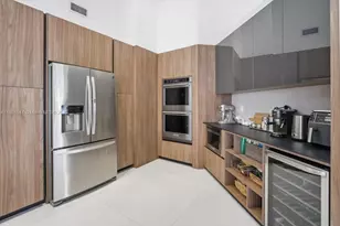 1441 E Lacosta Dr E, Pembroke Pines, FL 33027 - Photo 16