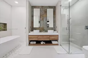 1441 E Lacosta Dr E, Pembroke Pines, FL 33027 - Photo 22