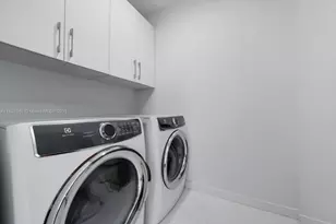 851 NE 1st Ave, Miami, FL 33132 - Photo 16