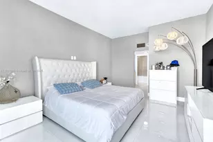100 Bayview Dr, Sunny Isles Beach, FL 33160 - Photo 12