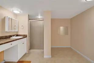 1833 S Ocean Dr, Hallandale Beach, FL 33009 - Photo 30