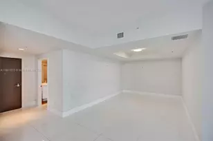 17301 Biscayne Blvd, North Miami Beach, FL 33160 - Photo 10
