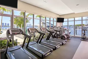 17301 Biscayne Blvd, North Miami Beach, FL 33160 - Photo 32