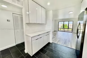 10467 Sunrise Lakes Blvd, Sunrise, FL 33322 - Photo 12