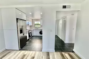 10467 Sunrise Lakes Blvd, Sunrise, FL 33322 - Photo 14