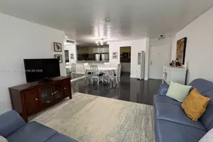 13701 Kendale Lakes Cir, Miami, FL 33183 - Photo 8