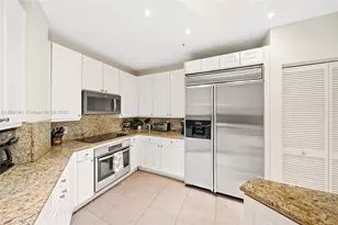 848 Brickell Key Dr, Miami, FL 33131 - Photo 10