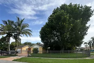 14266 SW 154th St, Miami, FL 33177 - Photo 2