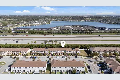 10483 W 32nd Ln #10483, Hialeah, FL 33018 - Photo 32
