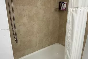 140 Lakeview Dr, Weston, FL 33326 - Photo 8