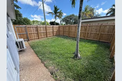 4300 NW 3rd Ct #1, Plantation, FL 33317 - Photo 10