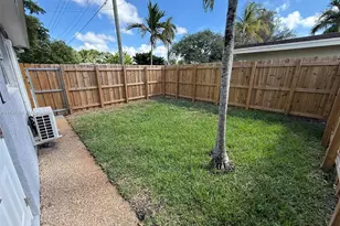 4300 NW 3rd Ct, Plantation, FL 33317 - Photo 10