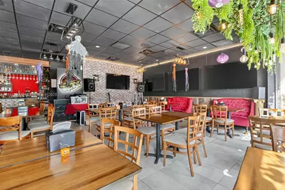 Turnkey Restaurant For Sale in Miami Beach, Miami Beach, FL 33141 - Photo 1