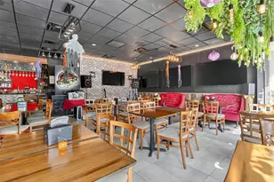 Turnkey Restaurant For Sale in Miami Beach, Miami Beach, FL 33141 - Photo 1