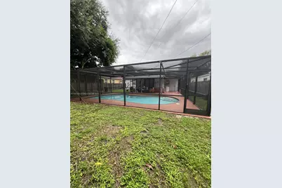 61 Truxton Dr, Miami Springs, FL 33166 - Photo 4