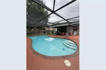 61 Truxton Dr, Miami Springs, FL 33166 - Photo 2