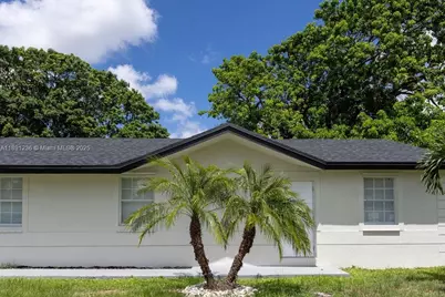 355 SW 17th Ave, Homestead, FL 33030 - Photo 2
