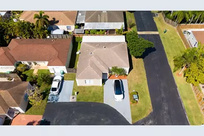 22226 SW 98th Pl, Cutler Bay, FL 33190 - Photo 2