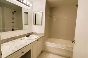 6422 Collins Ave, Miami Beach, FL 33141 - Photo 24