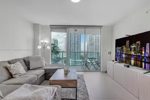31 SE 5th St, Miami, FL 33131 - Photo 1
