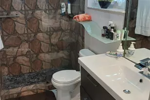 330 SE 2nd St, Hallandale Beach, FL 33009 - Photo 6