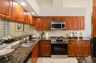 6631 Middlesex Pl, Other City - In The State Of Florida, FL 34104 - Photo 10