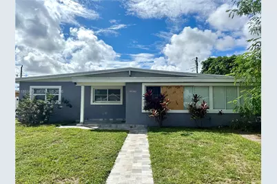 18100 NW 7th Pl, Miami Gardens, FL 33169 - Photo 8