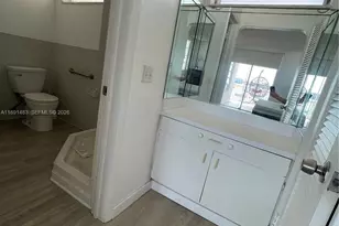 2910 Point E Dr, Aventura, FL 33160 - Photo 36