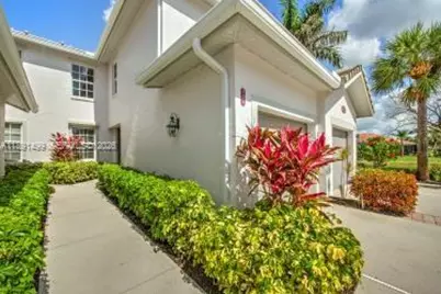 8385 Whisper Trace Ln Apt. #104, Naples, FL 34114 - Photo 6