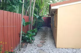 270 S Melrose Dr, Miami Springs, FL 33166 - Photo 14