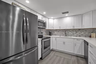 3039 Hythe C #3039, Boca Raton, FL 33434 - Photo 8