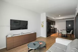 398 NE 5th St, Miami, FL 33132 - Photo 16