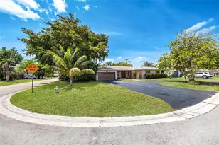 10840 NW 40th St, Coral Springs, FL 33065 - Photo 2
