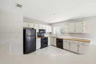 301 SE Whitmore Dr, Port Saint Lucie, FL 34984 - Photo 2