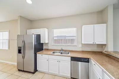 3691 NE 4th St, Homestead, FL 33033 - Photo 2