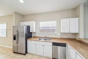 3691 NE 4th St, Homestead, FL 33033 - Photo 2