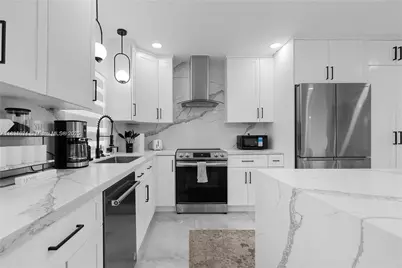 315 NW 106th St, Miami, FL 33150 - Photo 14