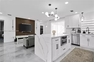 315 NW 106th St, Miami, FL 33150 - Photo 10