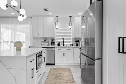 315 NW 106th St, Miami, FL 33150 - Photo 12